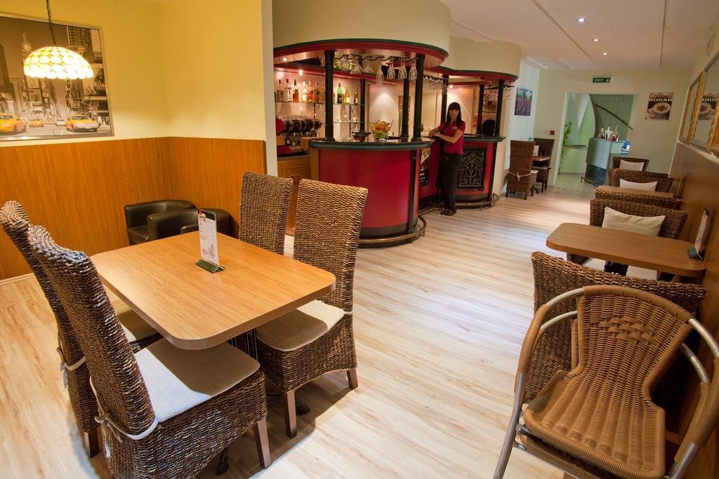 Hotel Penzion Gremium Pressburg Exterior foto