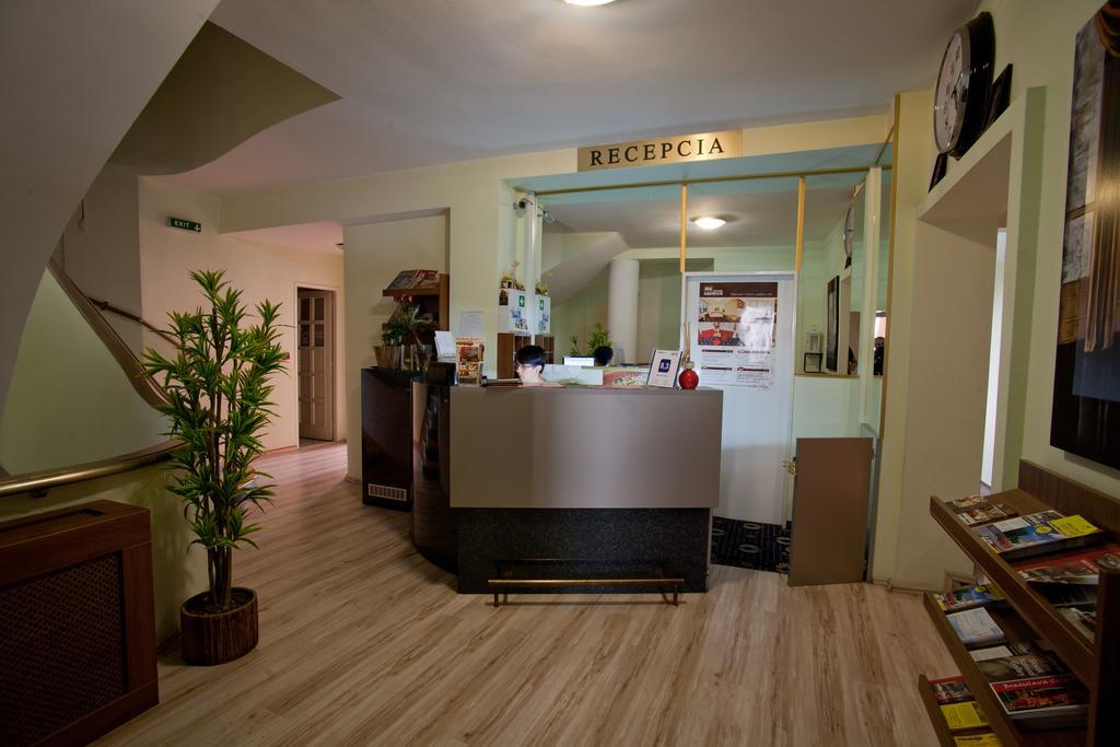 Hotel Penzion Gremium Pressburg Exterior foto