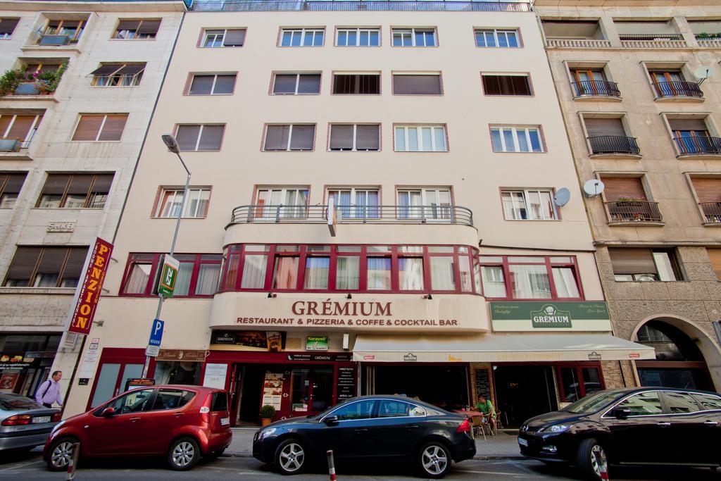 Hotel Penzion Gremium Pressburg Exterior foto