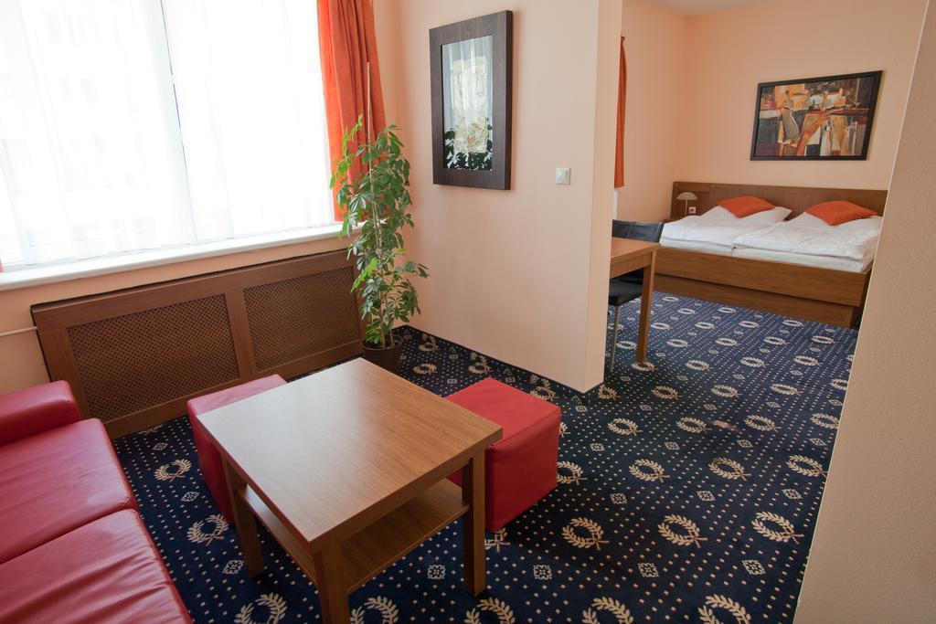 Hotel Penzion Gremium Pressburg Exterior foto
